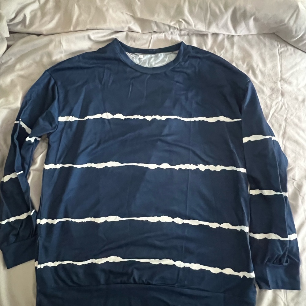 Blue and White Long Sleeve Tee with Artistic Stripes